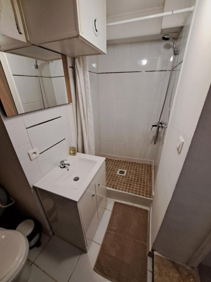 Le Studio De La Place Chalier LʼIsle-sur-la-Sorgue Eksteriør bilde