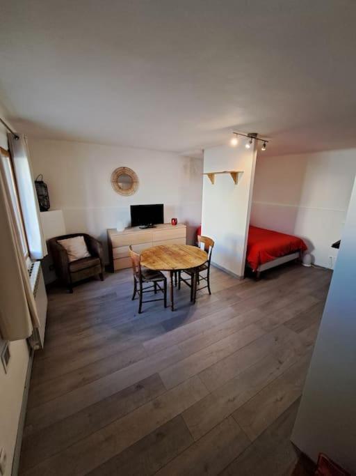 Le Studio De La Place Chalier LʼIsle-sur-la-Sorgue Eksteriør bilde