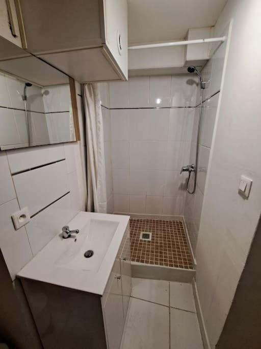 Le Studio De La Place Chalier LʼIsle-sur-la-Sorgue Eksteriør bilde
